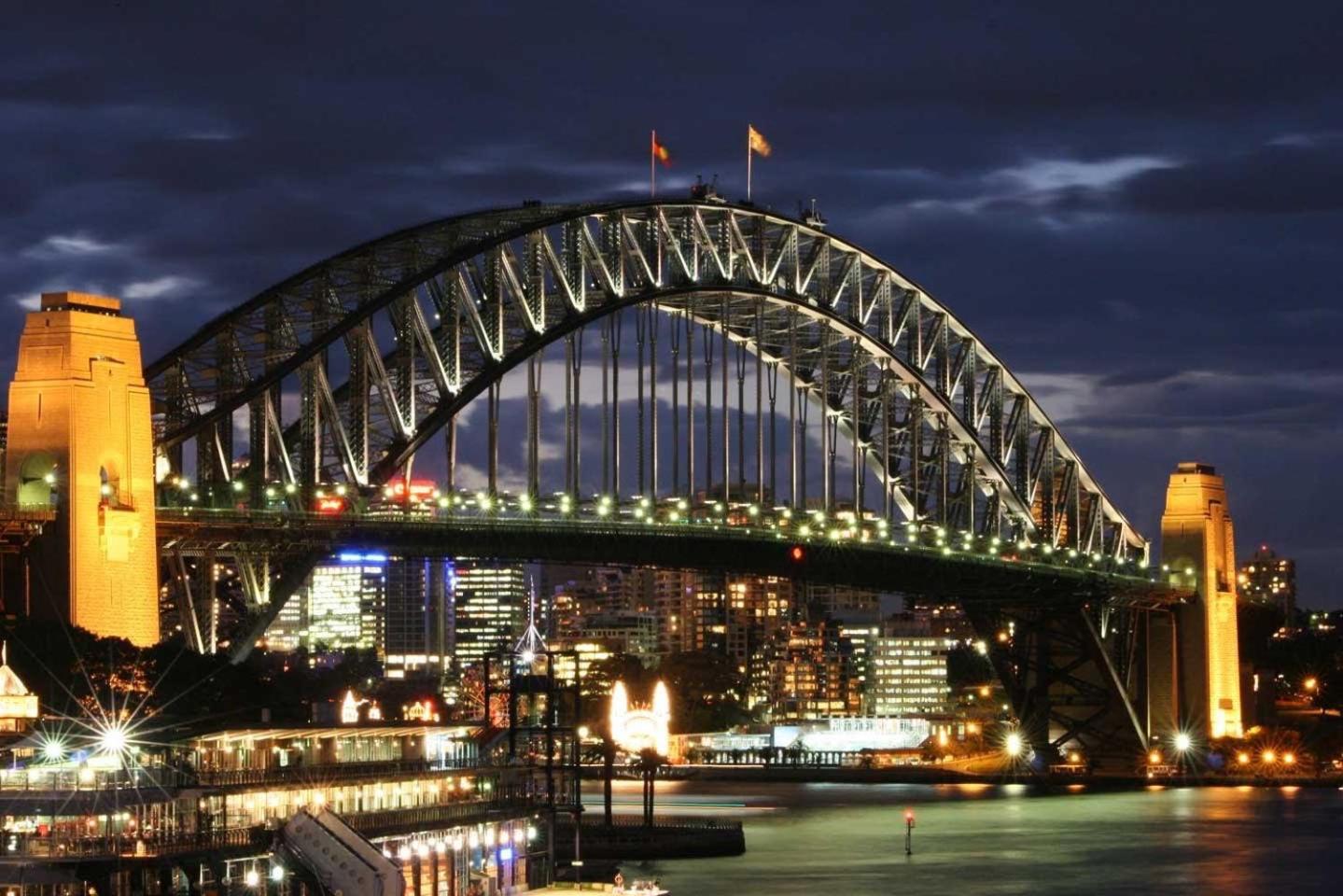A Modern & Comfy Next To Darling Harbour Apartment *